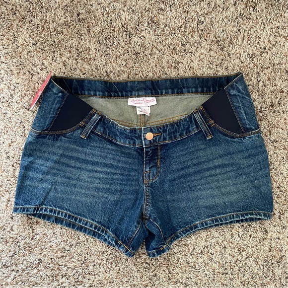 Isabel Maternity Midi Short by Ingrid & Isabel size 6/28 denim expandable sides - Picture 1 of 9